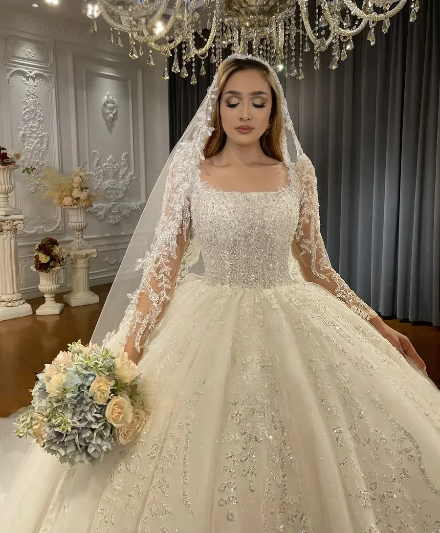 

Customized Luxurious Strapless Wedding Dresses Elegant Beaded Ball Gown Sleeveless Floor Length Bridal Gown Vestidos De Novia