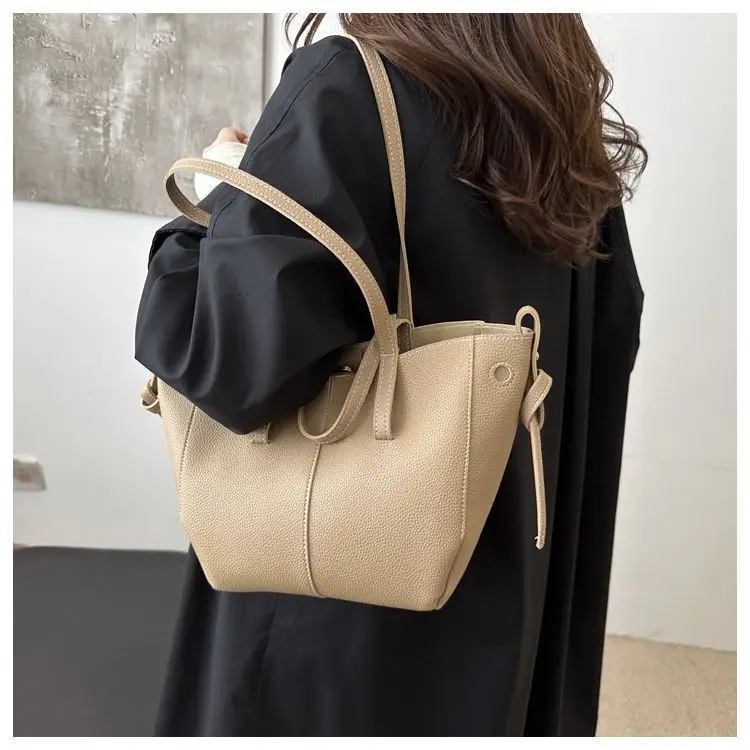 Advanced Large Capacity Commuting Fashionable Tote Bag for Women 2026 Versatile New Style Underarm Single Shoulder Handheld