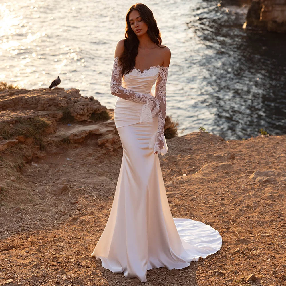 Abito da sposa sexy a sirena personalizzato con scollo a cuore maniche lunghe pieghe Sweep Train Beach Abito da sposa Abiti da sposa moderni
