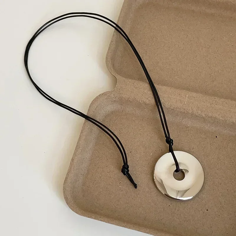 Trendy Jewelry Vintage Temperament Black Cord Geometric Pendant Necklace For Women Girl Gifts Pretty Design Accessories