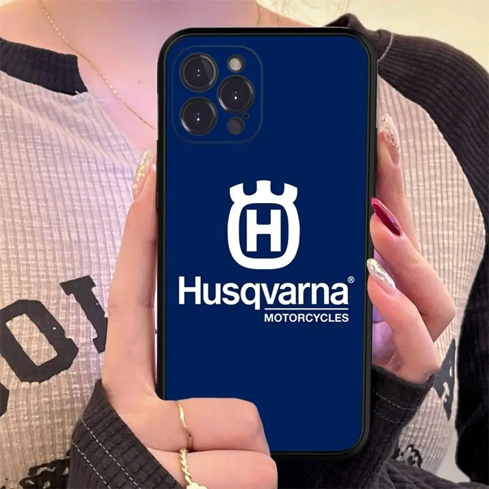 H-Husqvarnas Handyhülle für iPhone 17 16 15 14 13 12 11 Pro Max Plus Mini Silikon Schwarze Schutzhülle – Detail 4