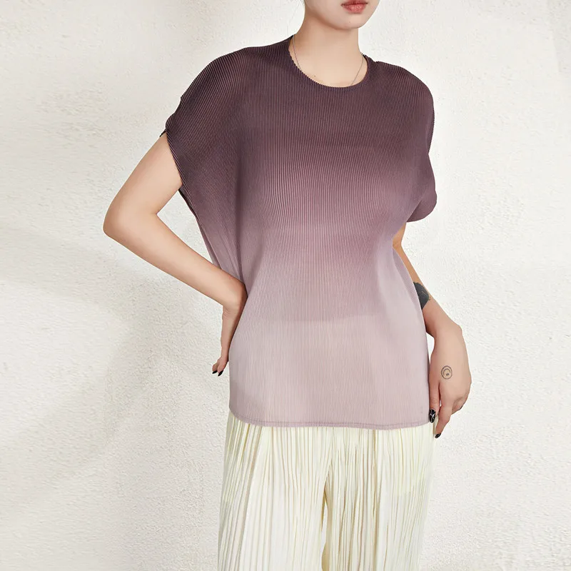 

T Shirt For Women Miyake Pleated Summer Fashion Gradient Colour Round Neck Short Sleeve Loose Stretchable Tee Tops Female