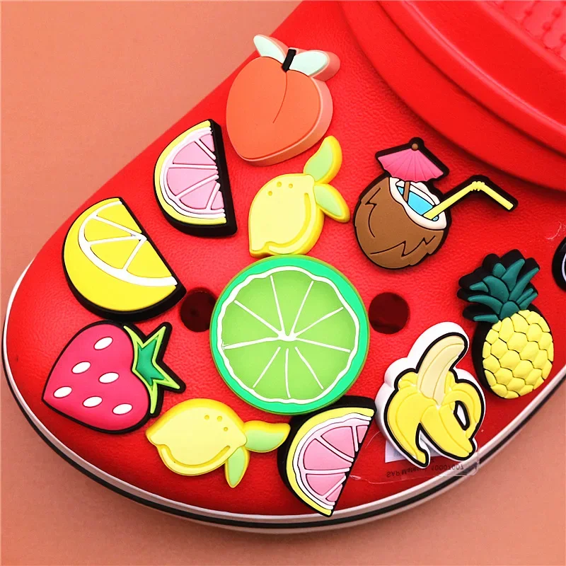 Gels de fruits et de chaussures en PVC pour enfants, ananas mignon, décoration de chaussures, breloques en épingle Everg, bracelet original, cadeaux pour enfants, accessoires de construction, 1PC