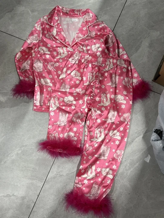 

Kids Girls Pajamas Set Hat Boots Print Furry Long Sleeve Tops with Elastic Waist Pants Sleepwear