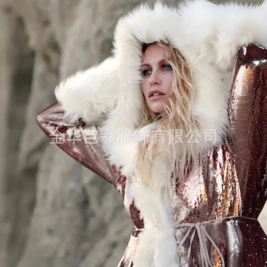 المرأة فو الفراء معطف جاكت مزود بغطاء للرأس أزياء الهالوين التأثيرية سترة LED الترتر شتاء دافئ رقيق تضيء معطف الحفلات