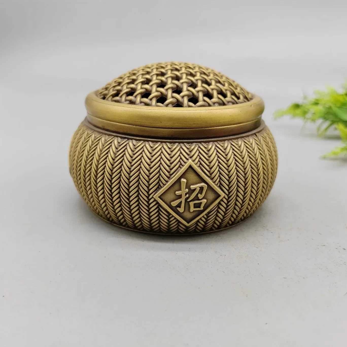 yesChinese Style Brass Net Pattern Incense Burner Vintage Home Decoration Craft Statue For Living Room Office Tea Ceremony