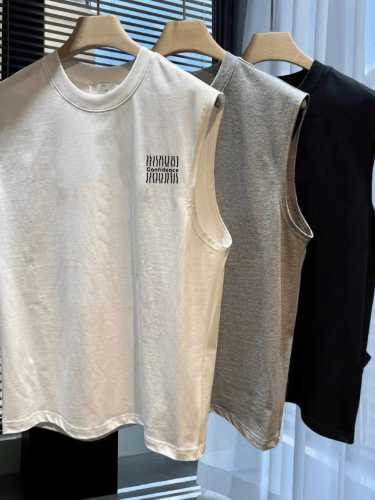 アメリカンスタイルのレタープリントユニセックスサマースポーティノースリーブタンクトップtシャツコットンカジュアル多用途服男性と女性向け