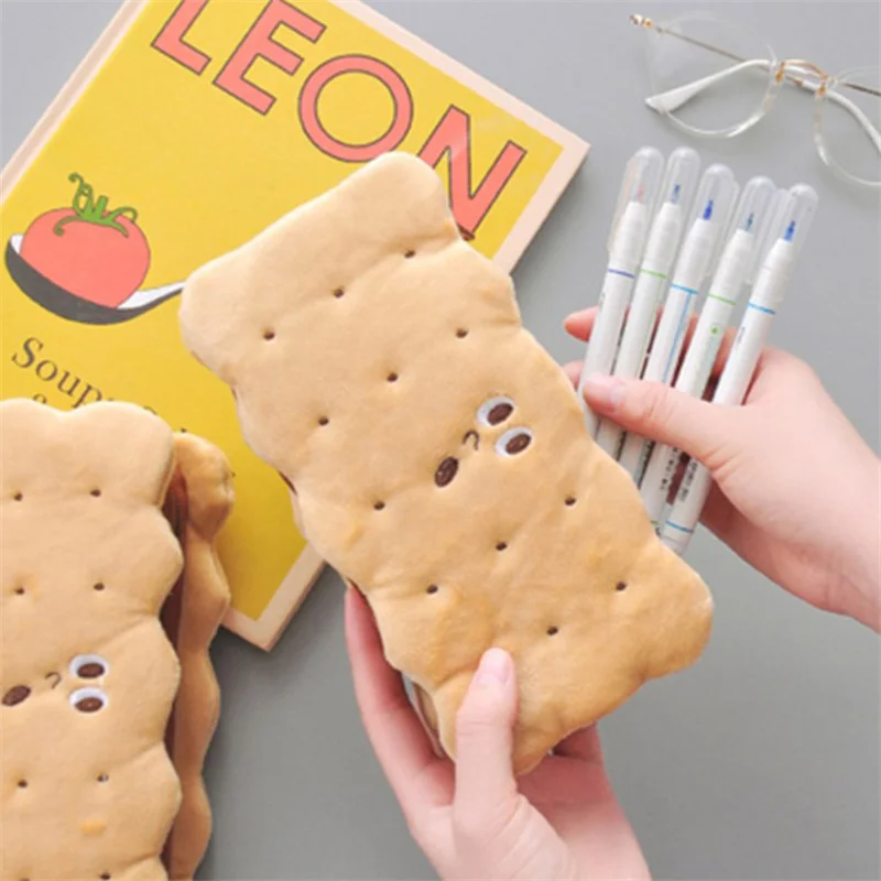 Estuche de lápices Kawaii de alta capacidad, bolsas para bolígrafos de galletas de felpa, caja de bolígrafos marrón de dibujos animados, suministros escolares de oficina para niñas, papelería