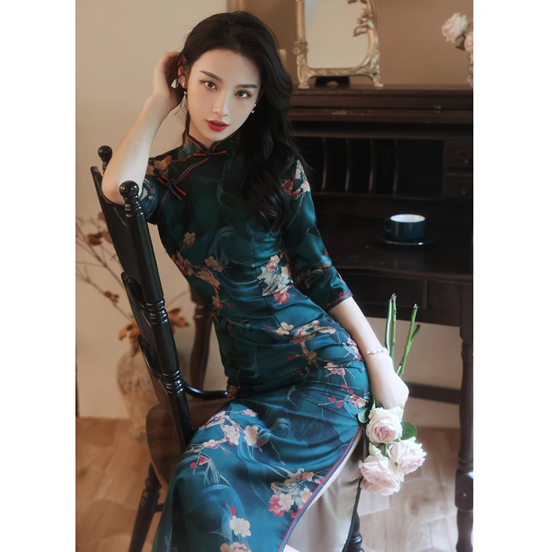 

Ele Young Sle Silk Performance ow Fem Модель Традиционный angHai Qipao с низким разрезом и цветочным узором