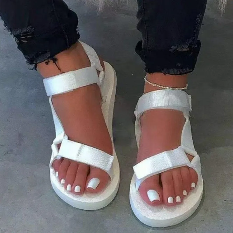 2024 Nieuwe Zomer Dames Sandalen Modieuze Zachte Anti Slip Schuim Katoenen Schoenen Dikke Zolen Slijtvaste Casual Strandschoenen 36-43