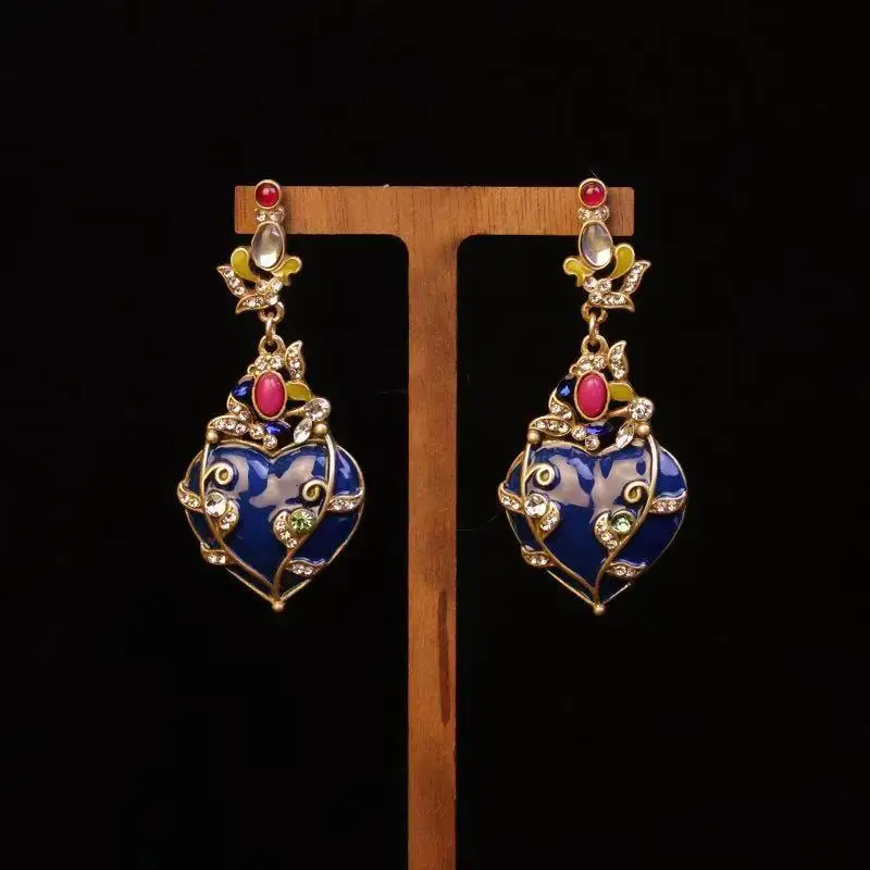 

Middle Vintage Retro Blue Enamel Love Earring Niche Personality Versatile Dripping Glaze Heart Dangle Earrings Statement Jewelry