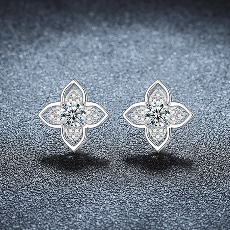 

Корейские серьги-клевер из чистого серебра S925 для женщин, универсальные серьги с муассанитом, оптовая продажа серебряных украшений