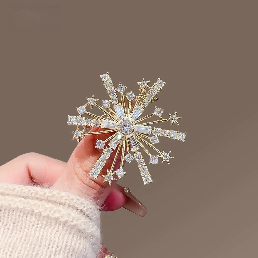 2025 New Brooch Sparkling Crystal Fashion Premium Snowflake Zircon Luxury Retro Chest Flower Coat Suit Pin Accessories