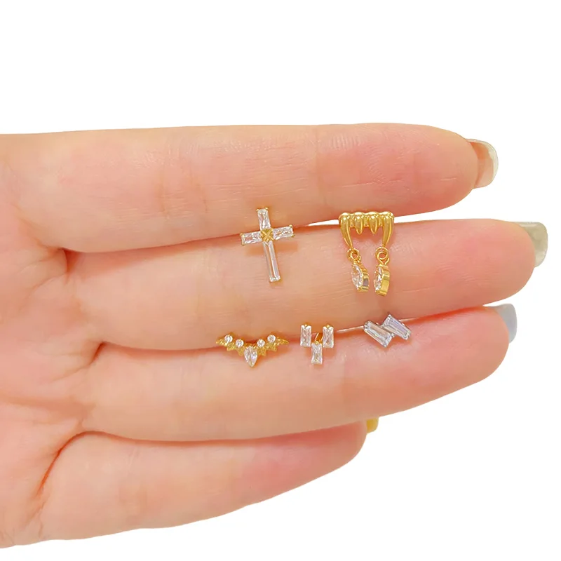 ASTM F136 Titanium EAR PIERC Wheel Cross Bat Ear Lip Studs Zircon Top Labret Earrings Factory Wholesale Body Piercing Jewelry