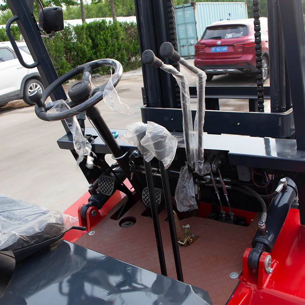 YGC-25 농업용 고품질 4륜 구동 디젤 지게차 2.5톤 고출력 카운터밸런스 지게차 유로 5 엔진 맞춤 제작