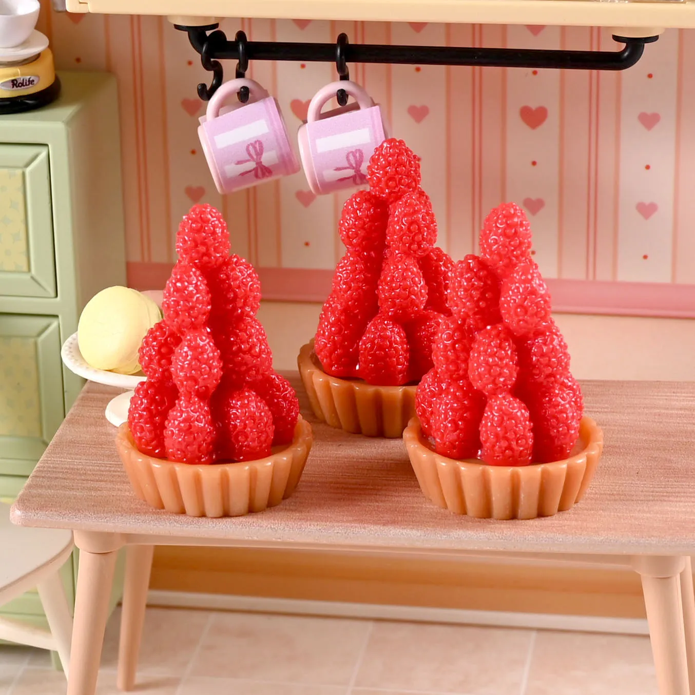 5pcs Mini Strawberry Cake Tower Fruit Cake Model Dollhouse Kitchen Scene Resin Miniature DIY Decoration Home Desktop Decor