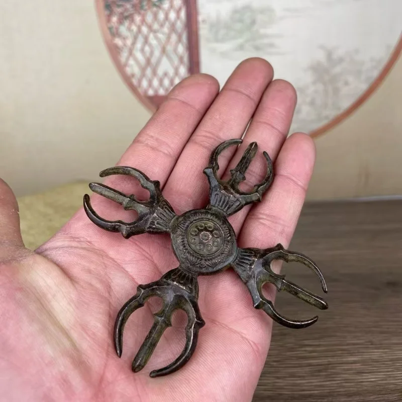 Tibetan Nepalese , three-sided prajna vajra, demon-subduing scepter, auspicious ornament, pendant, copper-pl