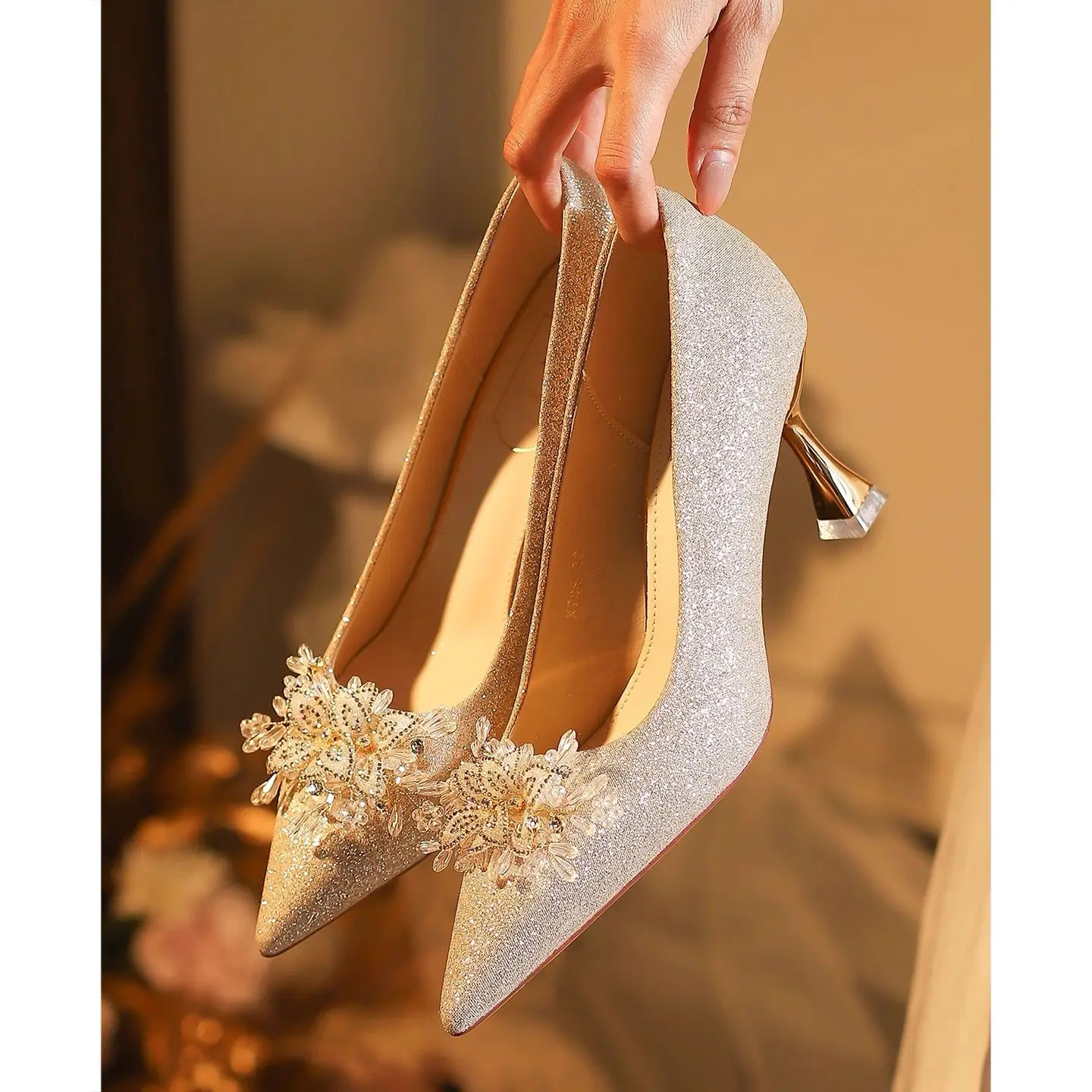 

Champagne-colored wedding shoes for women, 2025 new style pointed-toe, thin-heeled, non-tiring French high heels