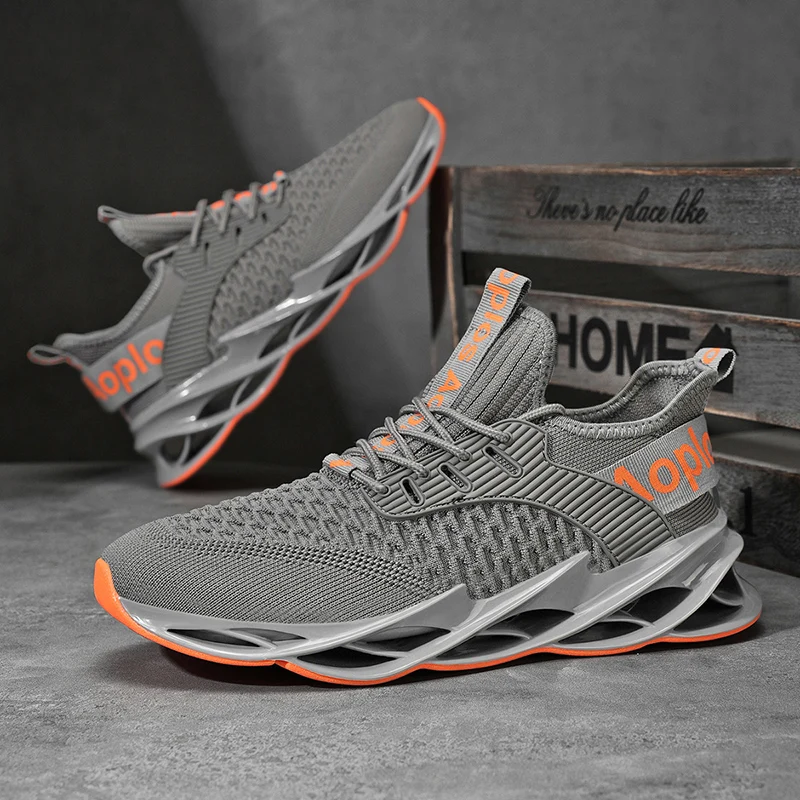 

Modern Classic: Men's Lightweight Walking Sneakers with Enhanced Flexibility