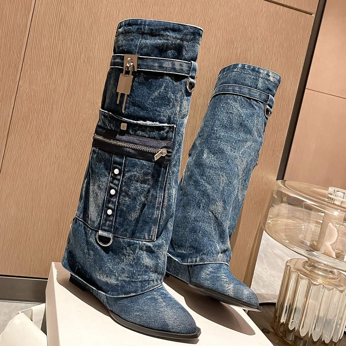 

Denim Cargo Boots Wedges Pointed Toe Pocket Detail Padlock Zip Women Fashion Knee High Boots Cool Girl Punk Street Shoes New