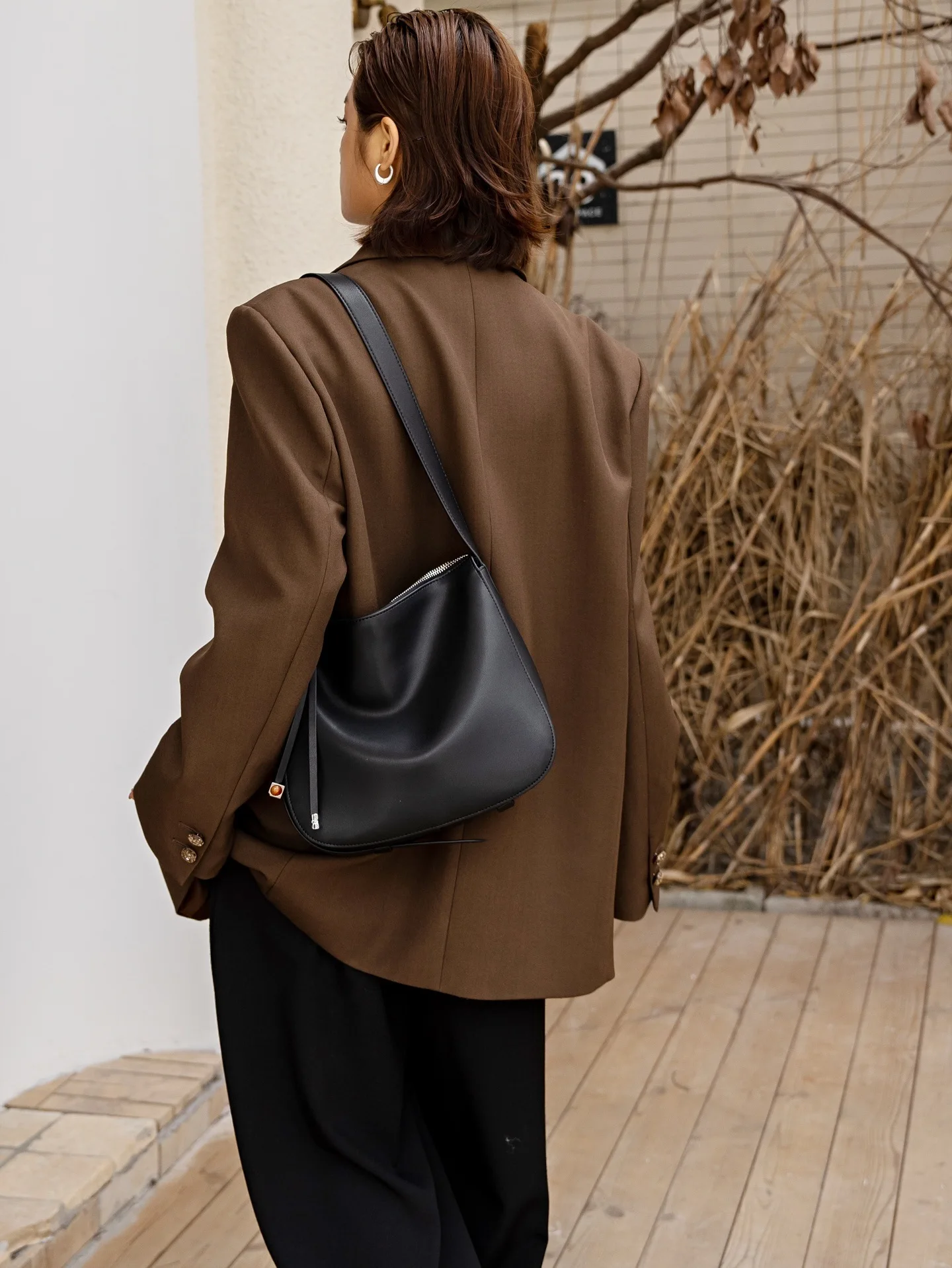 2026 New Casual Large-capacity Leather Women's Bags Fashion Simple Soft Cowhide Versatile Shoulder Bag Temperament Women's Bags