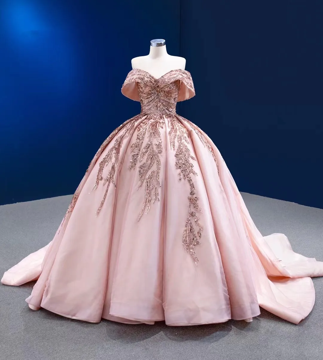 Rosa charo Quinceanera abiti Ball Gown Off The Shoulder Appliques paillettes Puffy Mexican Sweet 16 abiti 15 Anos