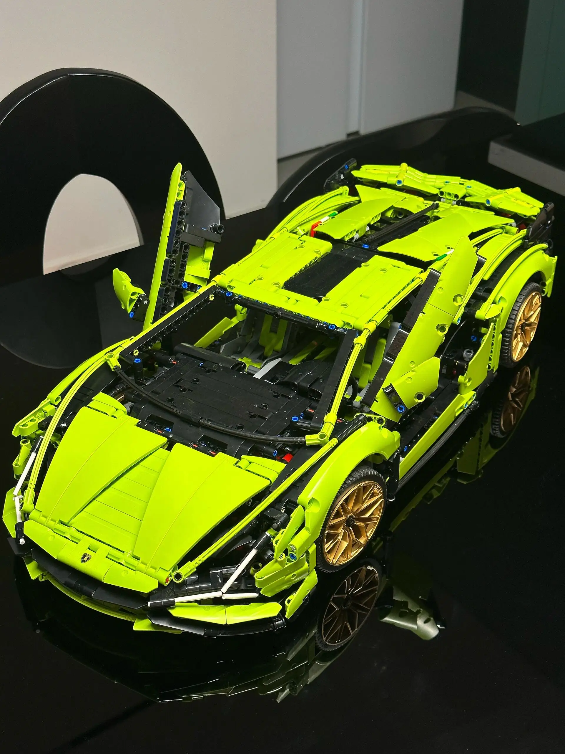 

3696 шт., совместимая с Lambo Sian 42115, техническая модель автомобиля, здание для взрослых, кирпичи, игрушки для мальчиков, блочный конструктор, подарки для детей