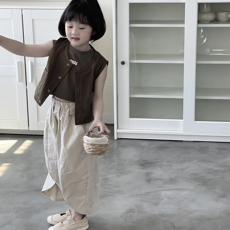 Girls Top 2024 Summer New Childrens Clothing Boys and Girls Linens Pressed Line Modern Short Vest Childrens Day Sleeveless Vest