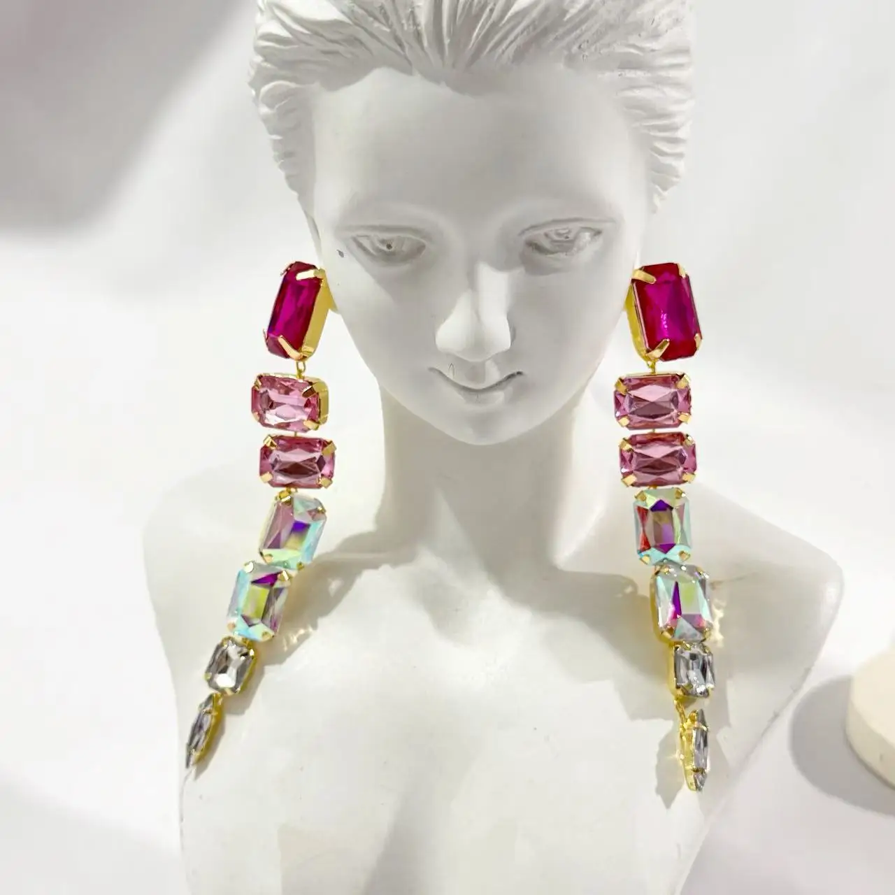 Minimally Exaggerated Trendy Colored Diamond Flowing Earrings, Exquisite High-End Banquet Dress Accessories, Rhinestone Earrings