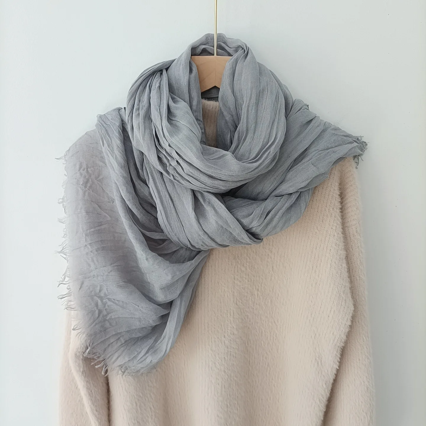 

VREOVOR серый шарф с имитацией женского литературного текстуры, длинный тонкий шорсткий край, простая универсальная шаль в корейском стиле