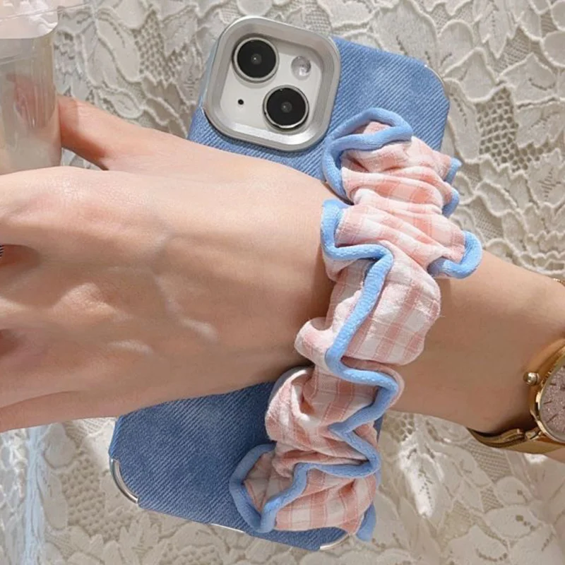 

Новый чехол для iPhone 16 15 14 13 12 Pro Max с текстурой денима, защитный чехол от падений с контрастным эластичным ремешком на запястье.