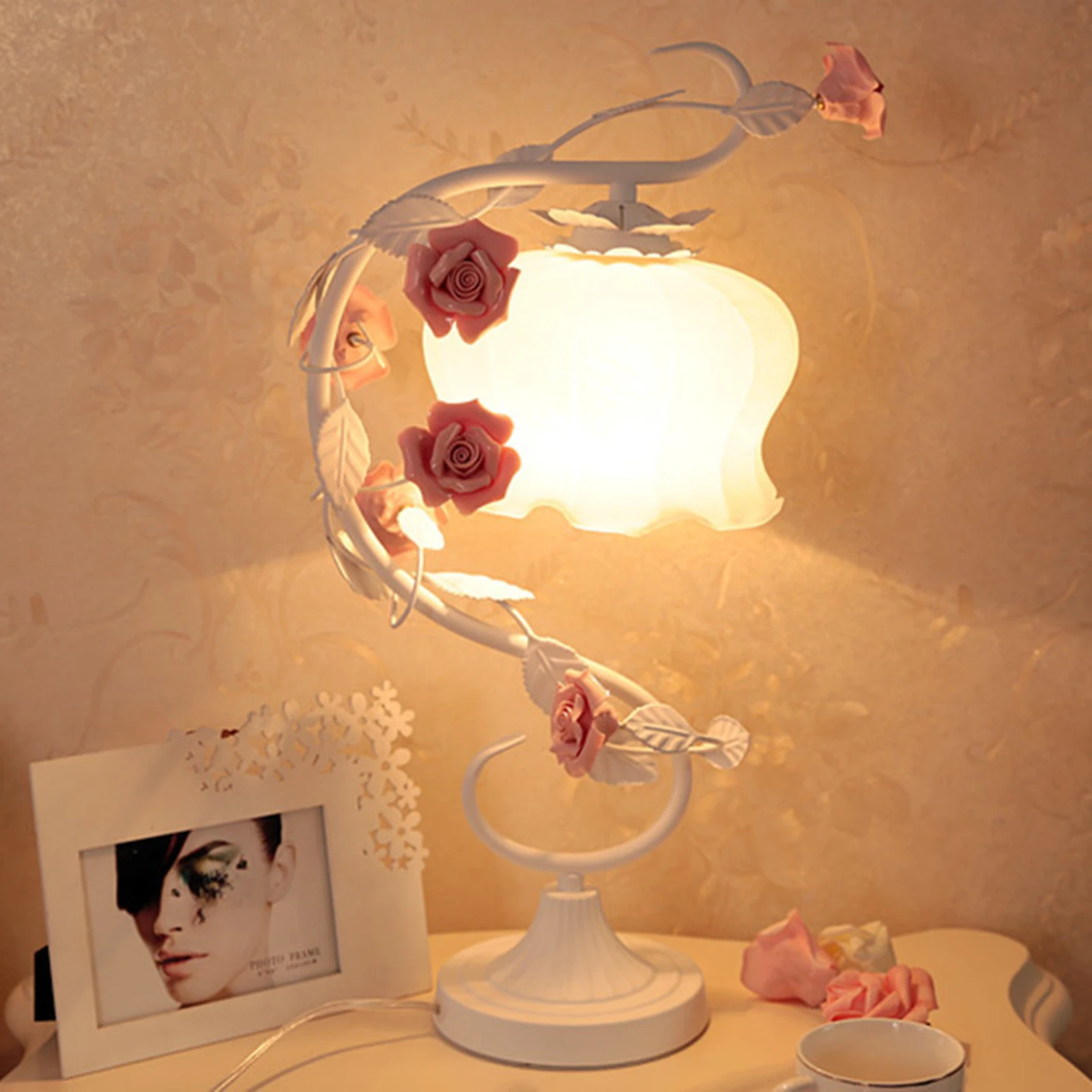 Tisch lampe europäischen Stil Schlafzimmer Nachttisch lampe Prinzessin Garten kreative Ehe Hochzeit Raum dekoration