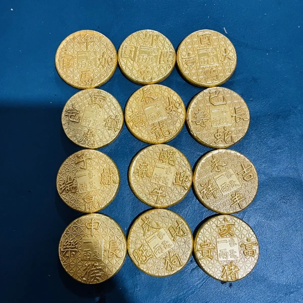 Qing Dynasty vault gilt gold ingots coins twelve zodiac copper coins Qing Dynasty imperial gift one or two gold coins antique co