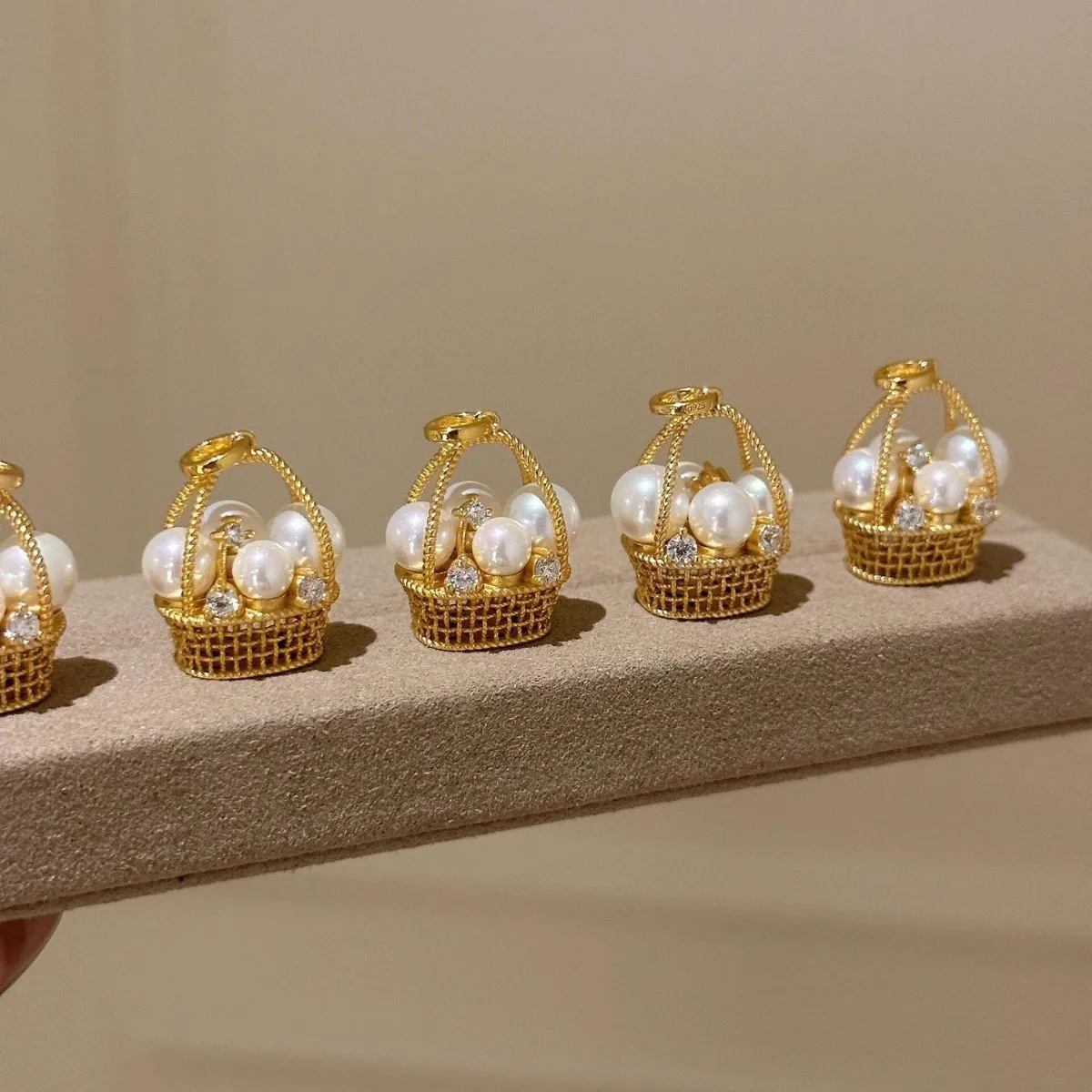 Dainty Pearl Openwork Flower Basket Pendant Necklace Elegant Chic Delicate Gold Tone Versatile Jewelry For Women Daily Wear Gift