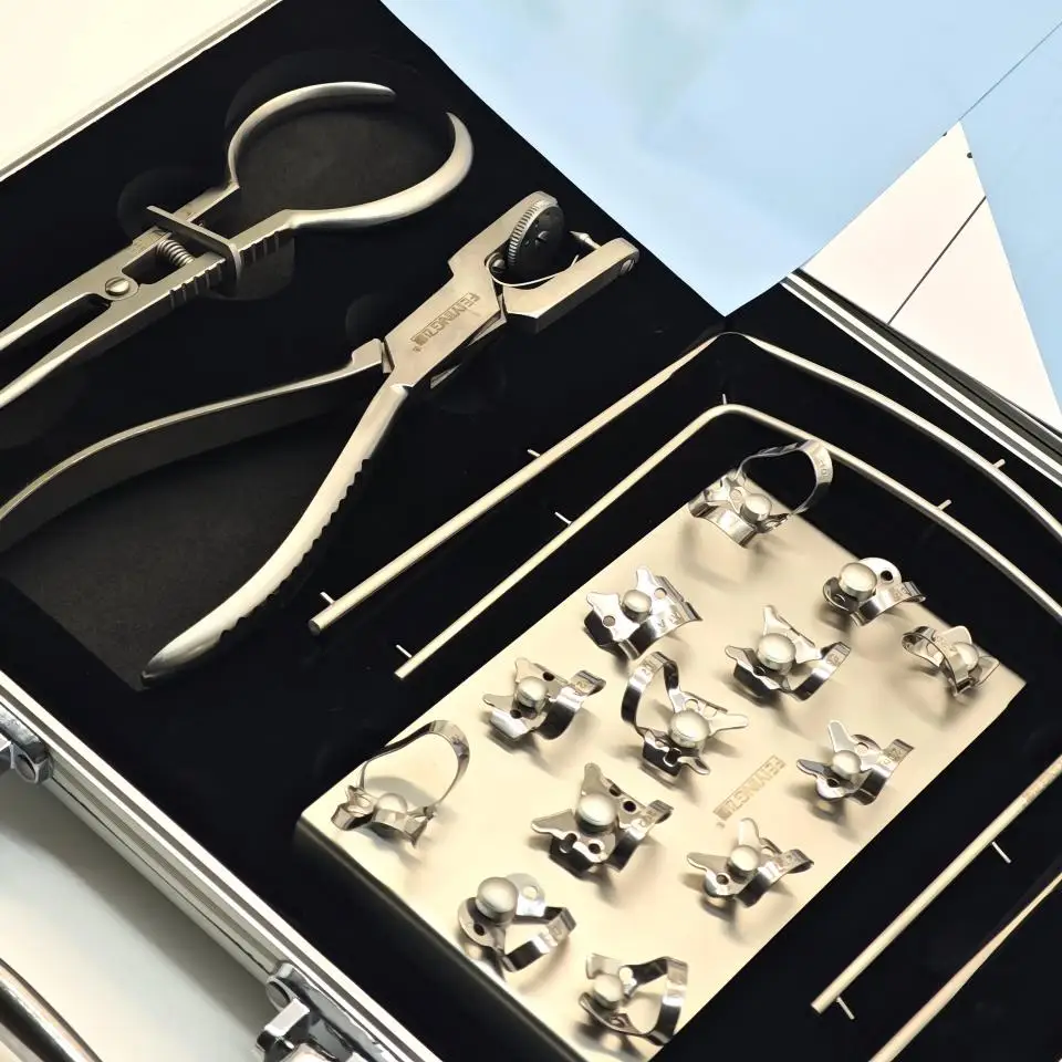 

Набор для эндодонтической резиновой изоляции: изоляционный комплект с пинцетами-перфораторами и зажимами для лечения корневых каналов (для клинического использования)