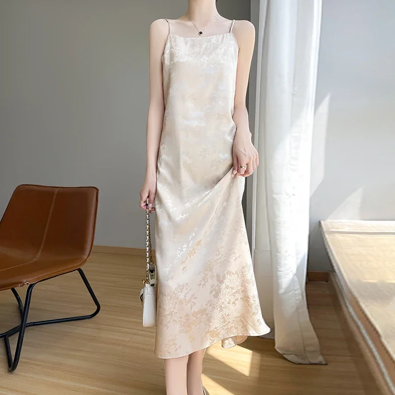 실크 새틴 민족풍 자카드 원넥 캐미솔 드레스, 고급스러운 느낌과 슬림한 분위기, 롱 스커트