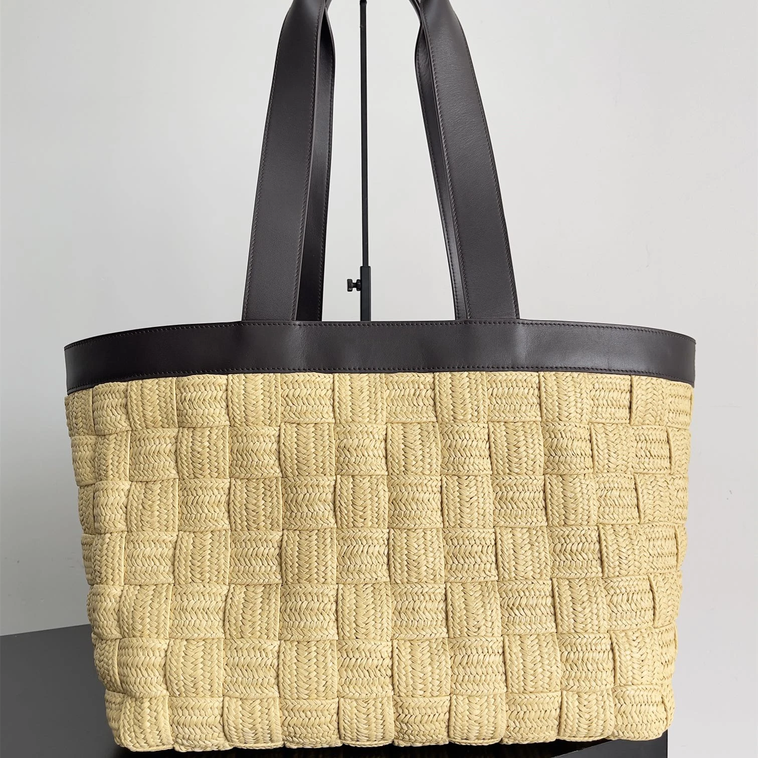 

2025 Luxury Designer Vintage women's tote bag Famous Brand new large capacity commuting bag fashionable and single shoulder bag