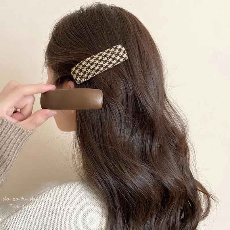 5 Stück/Set Vintage braune karierte rechteckige Haarspangen für Frauen und Mädchen, süße Haarschmuck-Haarspangen, modische Haar-Accessoires – Detail 2