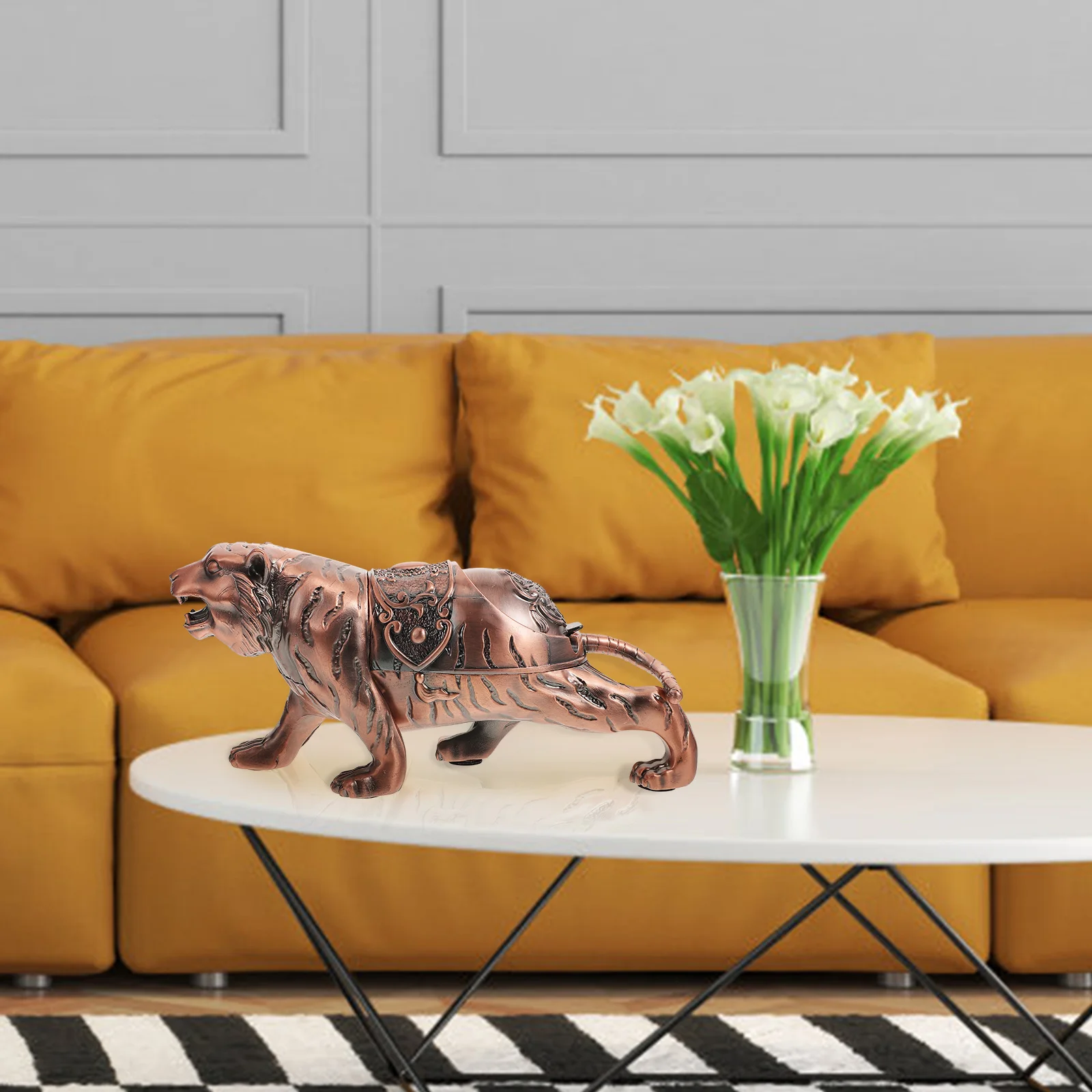 

Tiger Shaped Ashtray Lidded Cigarette Butt Holder Unique Desktop Smoke Ash Container Indoor Ornament Compact Household