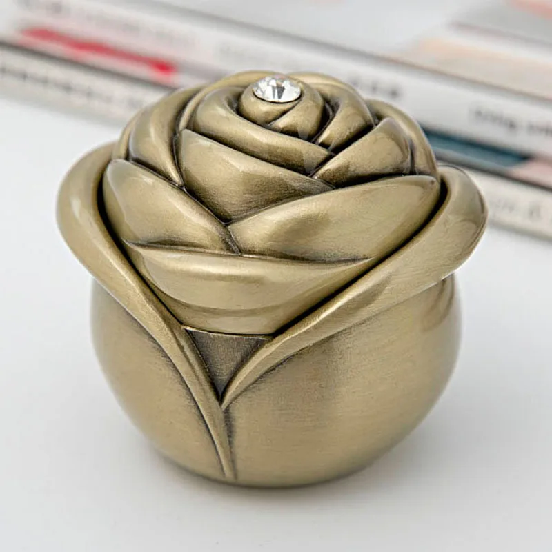 Metal European retro creative rose jewelry box Goddess Day gift high-grade marriage proposal birthday ring box