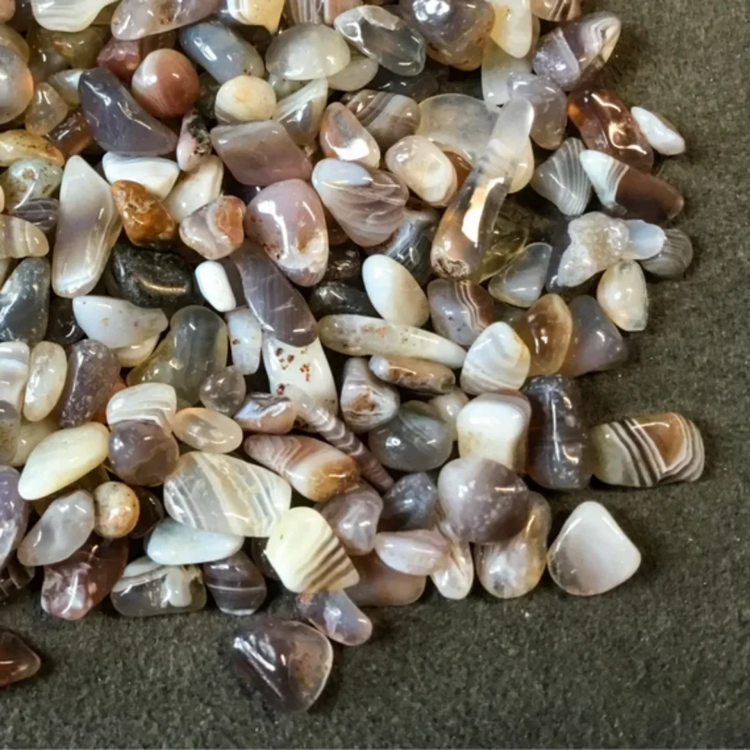 3–12 mm ungebohrte Botswana-Achat-Chips, Mini-Kristall-Chips aus Botswana-Achat, natürliche Mini- Botswana-Achat-Steine