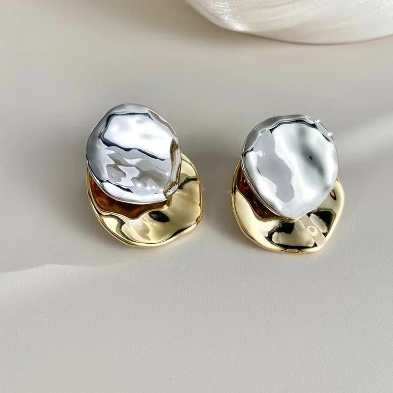 女性のための光沢のある金属製の靴のイヤリング,モダンなジュエリー,ヨーロッパ,アメリカのデザイン,スプライス,パーティーギフト