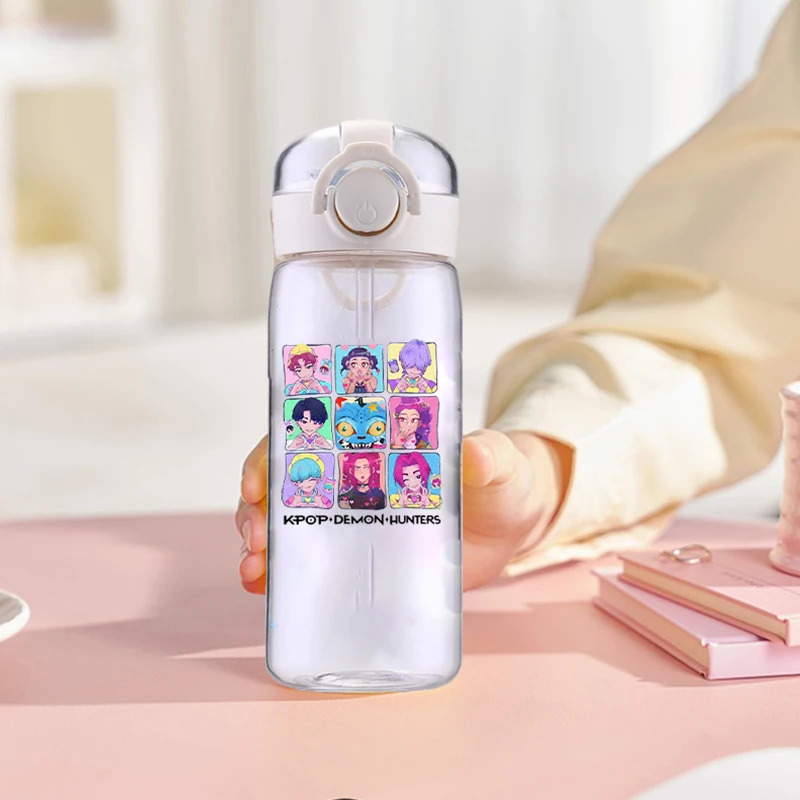 400ml Move K-Pop Demon Hunters Bottiglia d'acqua trasparente con cannuccia Simpatico cartone animato Bottone elastico portatile Bollitore Regali di compleanno