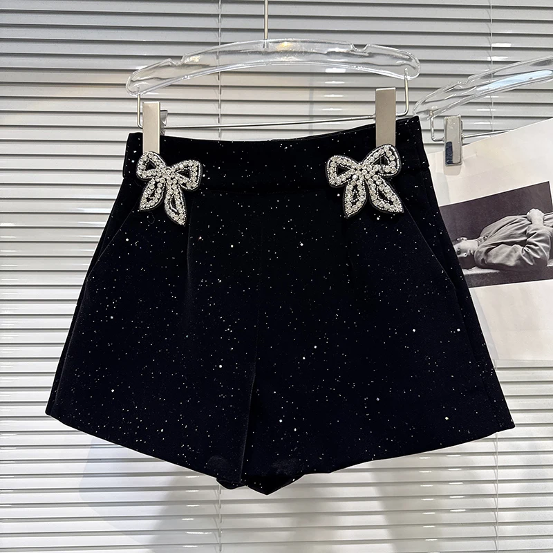 2025 Herfst Winter Nieuwe Franse Stijl Socialite Water Diamant Boog Decoratie Vrouwen Temperament Veelzijdige Fluwelen Shorts
