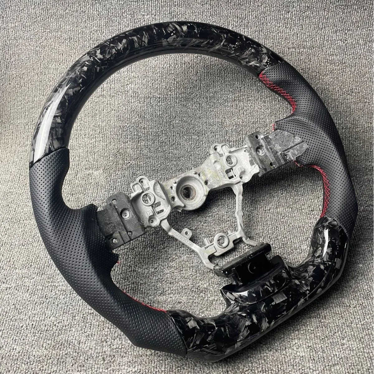 Suitable for Toyota Relin LEVIN carbon fiber steering wheel Corolla modification processing