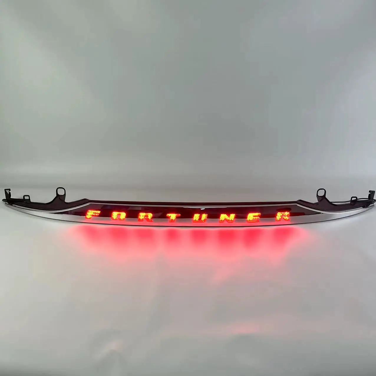 Suitable for Toyota Fortuner Crosser Toyota15-20 rear LED through light tail light brake light