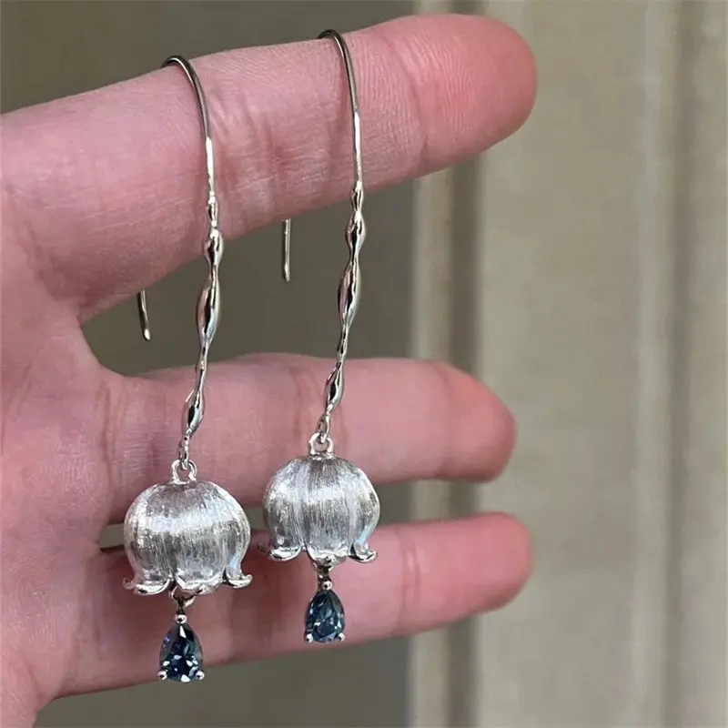 

Minimalist Dainty Elegant Floral Zircon Drop Earrings for Women, Niche Fashion Accessories