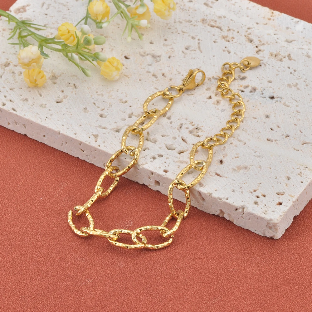 Lokaer Mode Edelstahl Oval Kette Armband Armreif für Frauen 18K Gold Überzogene Charme Schmuck Wasserdichte Zubehör B25199