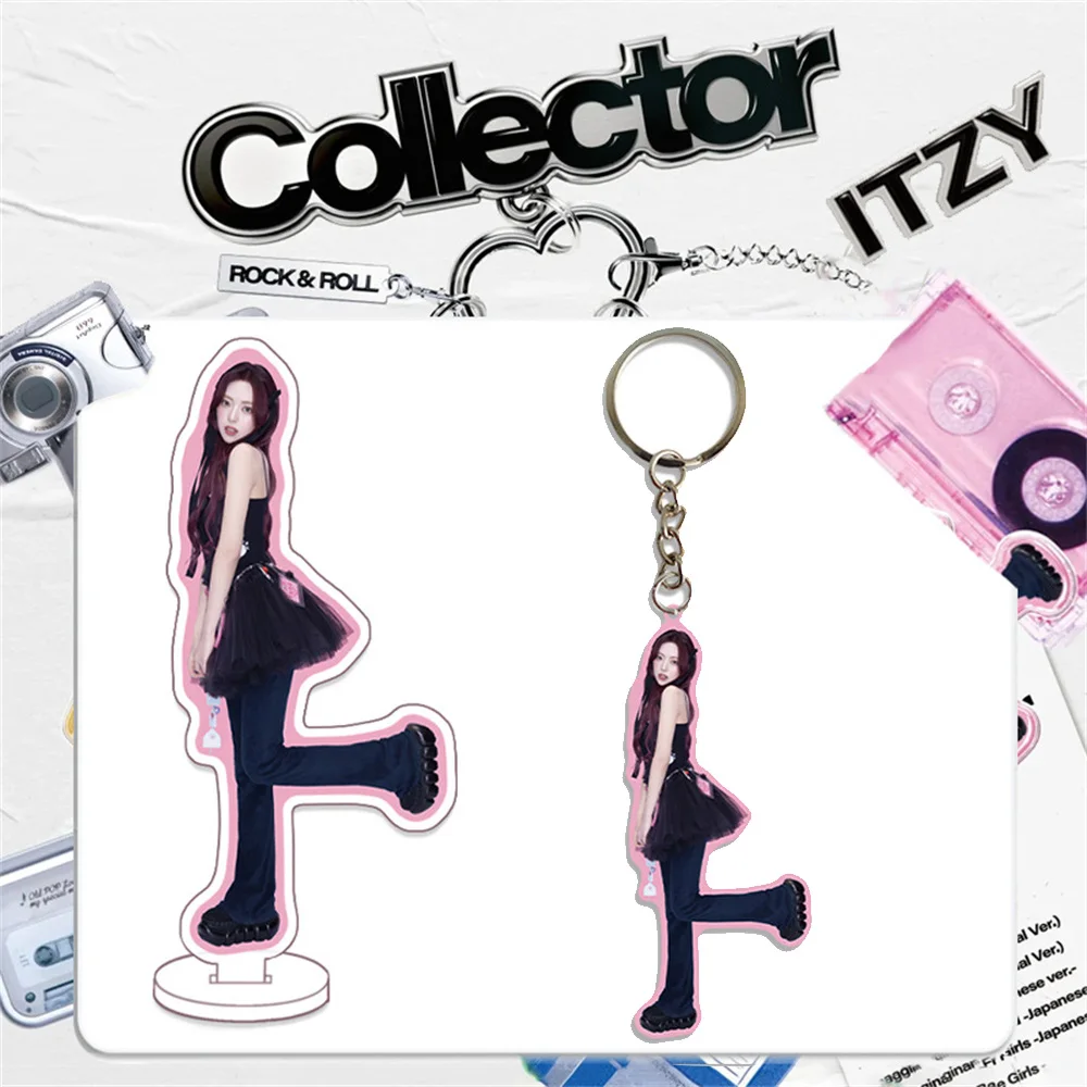 2 uds KPOP ITZY nuevo álbum COLECTOR llavero acrílico 10CM figura con soporte YEJI RYUJIN Chaeryeong Yuna Lia bolsa accesorios regalo para seguidores
