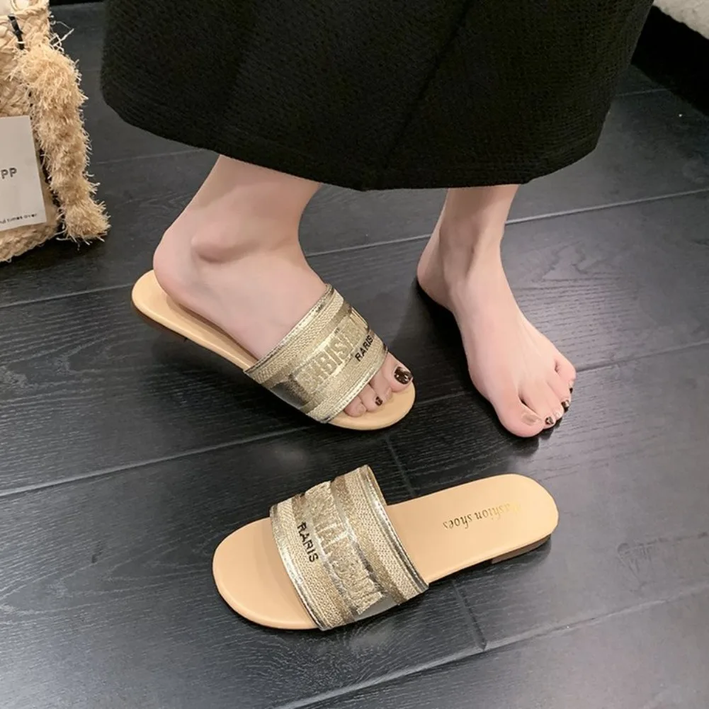 Damen-Mode-Flachpantoffeln, Sommer-Neuheit, runde Zehenpartie, offene Zehen, Buchstabenstickerei, weiche Sohle, rutschfeste Sandalen, Damen-Hausschuhe – Detail 19